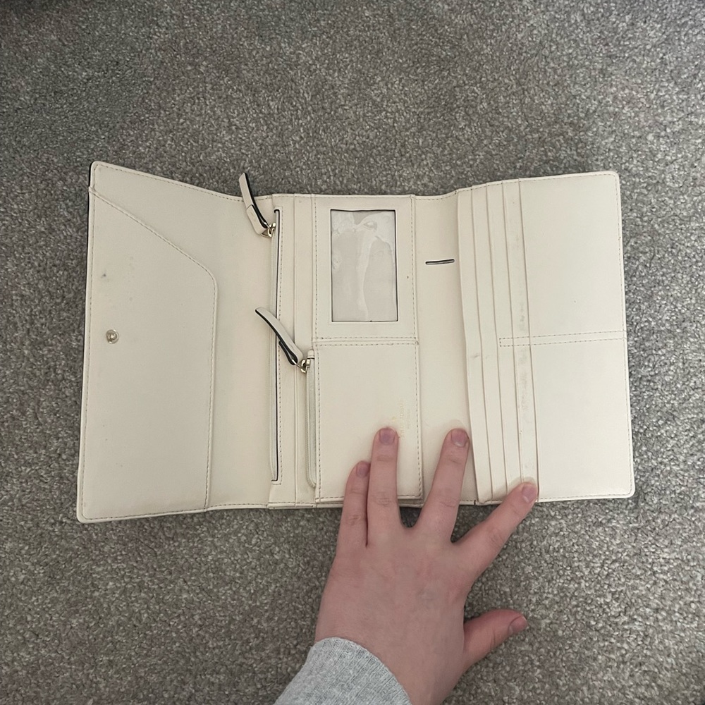 Kate Spade Wallet - Picture 2 of 2